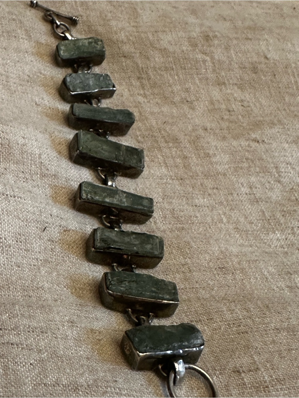 Green Crystal Rectangular Stone Link Bracelet - Picture 3 of 9